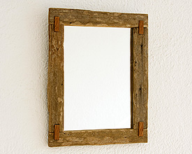 Mirror rustic with wood assemblies